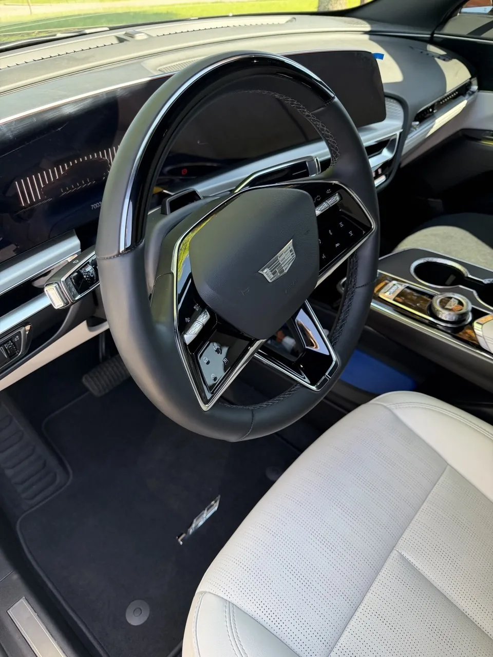 Cadillac Lyriq steering wheel after detailing Toronto